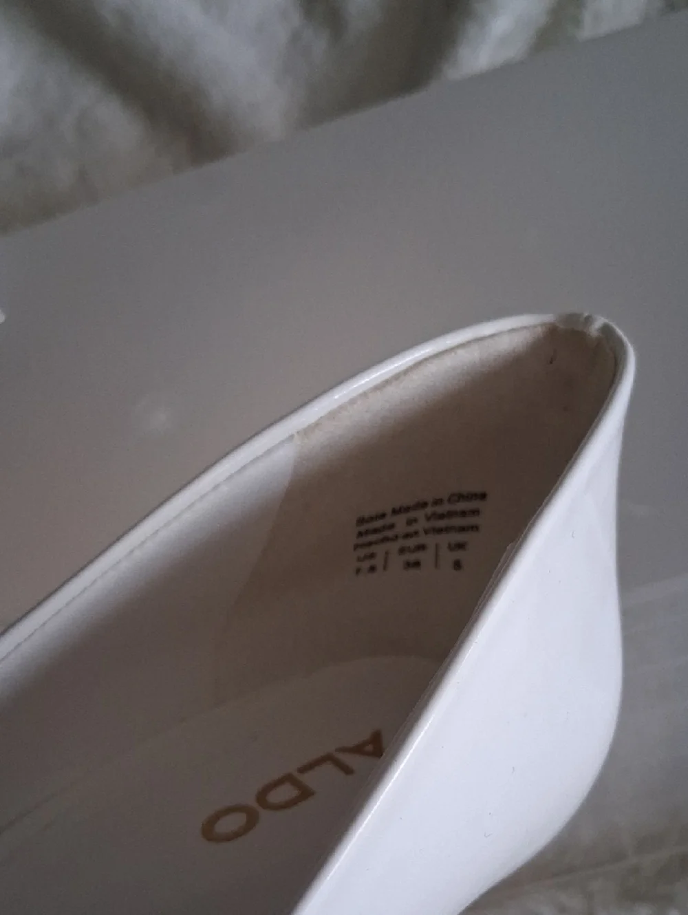 Aldo Glossy White Pointed-Toe Stiletto Pumps 3 1/2 Heels - Picture 5 of 6